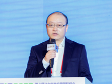 广州凌顶能源科技有限公司创始人/CEO梅骜主持“拓展锂电应用新边界”主题论坛